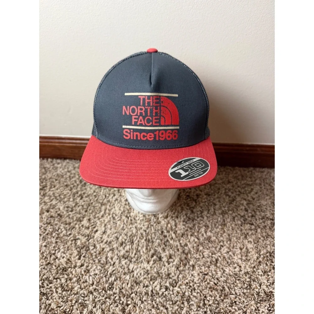 The North Face Keep It Structured Trucker Hat Grey Red Flexfit 110 Snapback OS